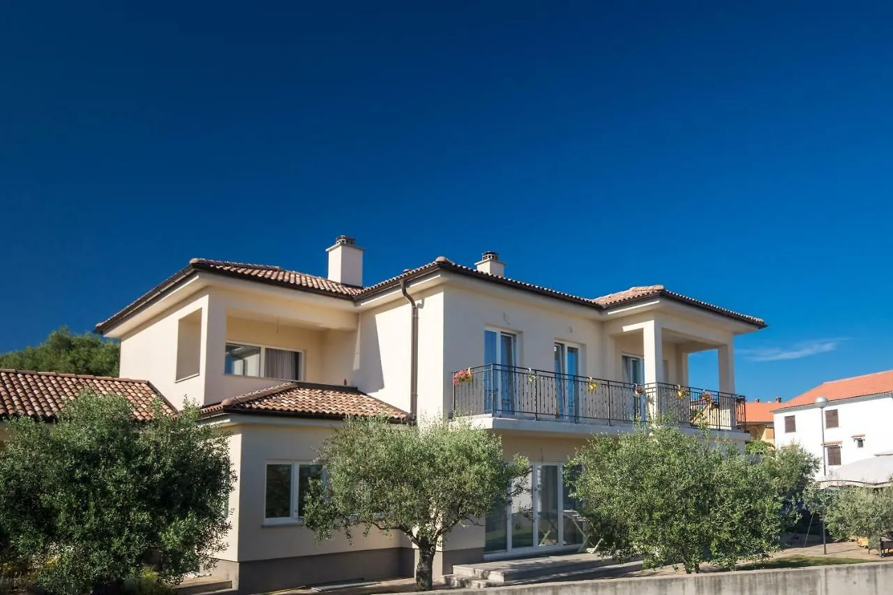Studio Apartment Lucija Veglia